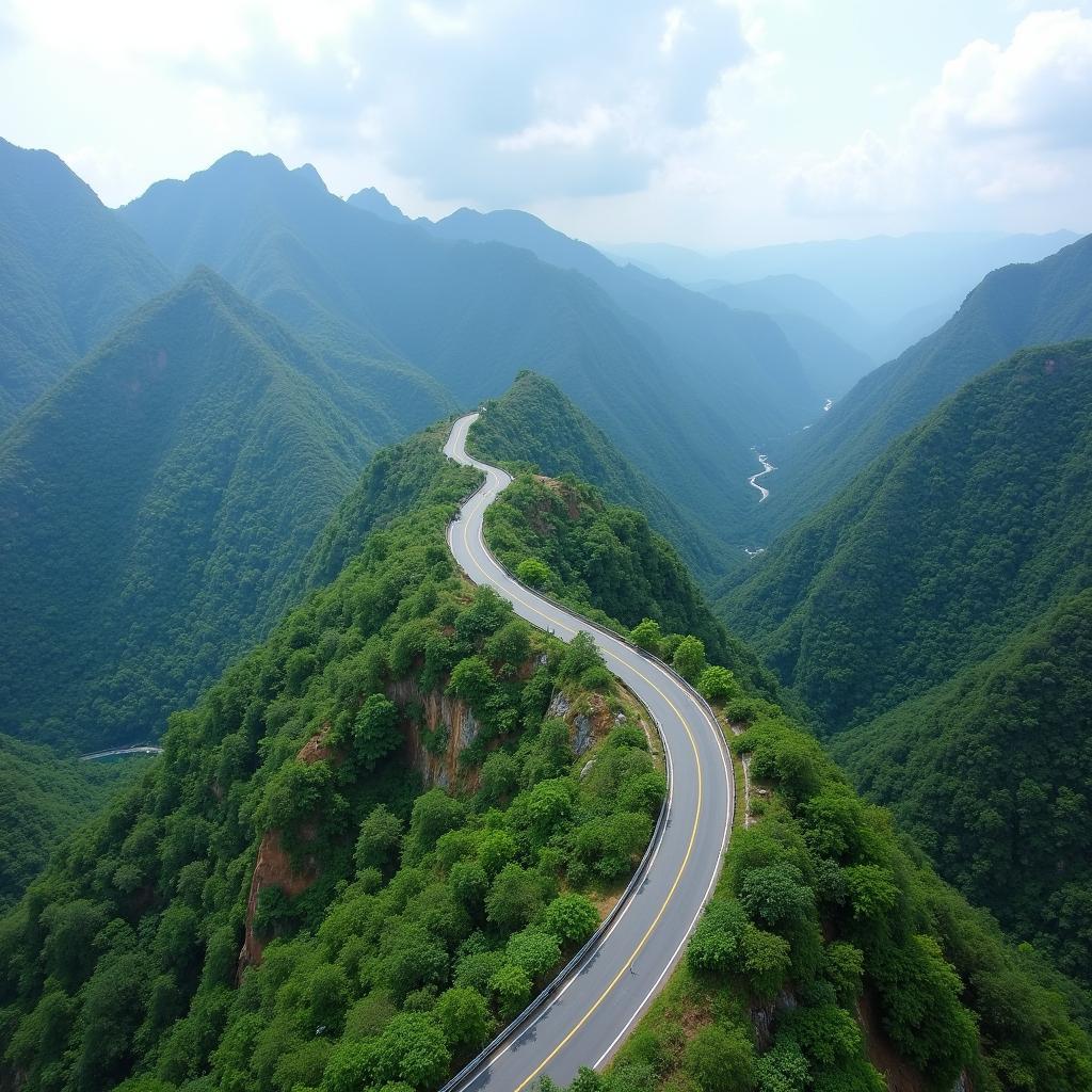 Toàn cảnh đèo Chu Yang Sin Đắk Lắk với những khúc cua uốn lượn và núi non trùng điệp